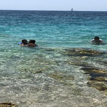 Dom wakacyjny Seafront House Antonia