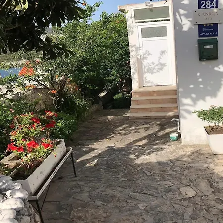 Seafront House Antonia