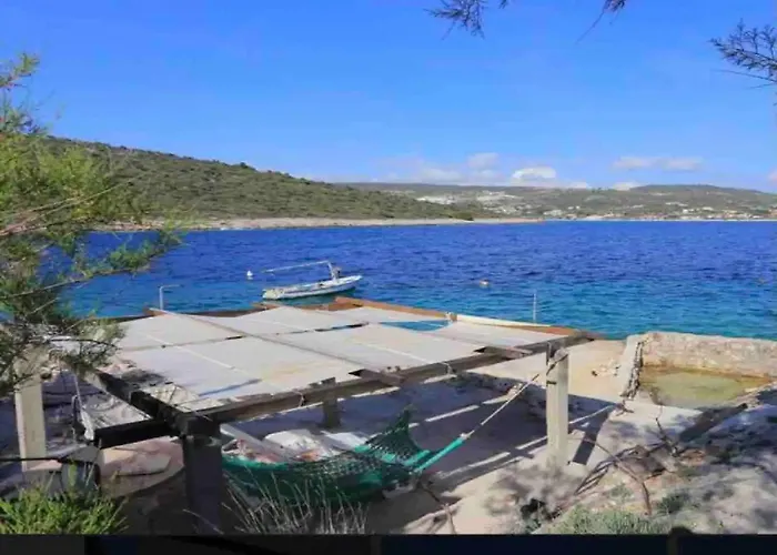 Seafront House Antonia *