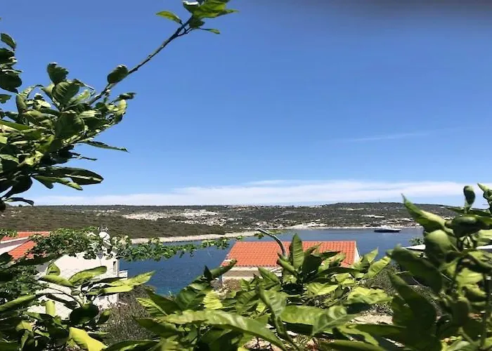 Seafront House Antonia *